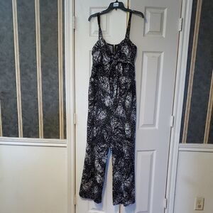 Stylish Black and White Wide Leg Jumpsuit